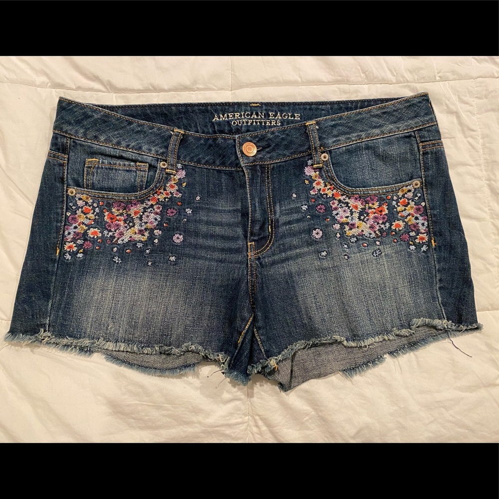 American Eagle || Embroidered Short || Size 14